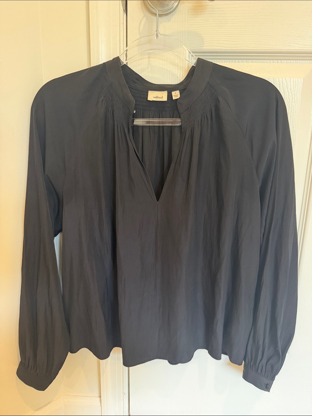 Aritzia Wilfred Black Smocked-Neck V-Neck Long-Sleeve Blouse